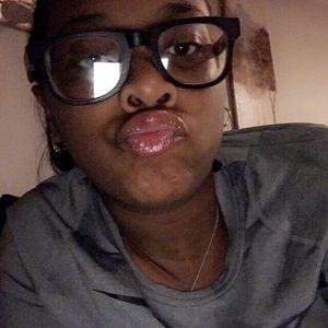 Meet your Posher, Amaree